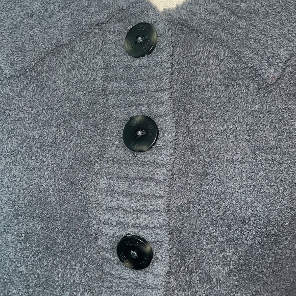 UGG® NWT
Mowery Sweater Knit Polo Sweater size Large - Picture 3 of 10